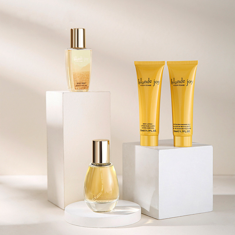 ست گیفت مراقبت از پوست برای حمام اسپا شامل لوسیون بدن ژل دوش و بادی میست و عطر زنانه