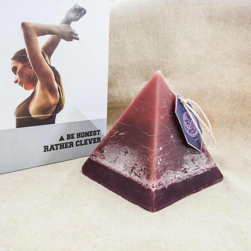 شمع 250 گرمی کریستال لوکس شمع دست ساز هرمی معطر زودیاک با کریستال